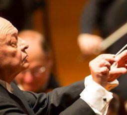 Lorin Maazel conducts Brahms' Symphony No. 2 with the Chicago Symphony Orchestra in Beijing on 2013 Asia tour - credit Todd Rosenberg