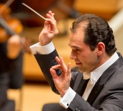 Ossetian conductor Tugan Sokhiev makes Chicago Symphony Orchestra debut March 2013 credit Todd Rosenberg