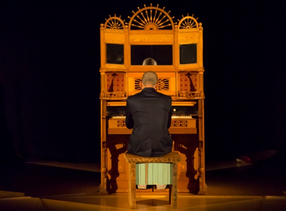 Jason Moran at the harmonium in "Looks of a Lot" world premiere during the Chicago Symphony's "Truth to Power" festival May 30 2014 (Todd Rosenberg)