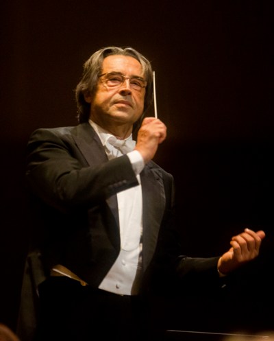 Conductor Riccardo Muti began the Chicago Symphony's first Paris program with Mendelssohn's 'Calm Sea and Prosperous Voyage' at Salle Pleyel. (Todd Rosenberg)