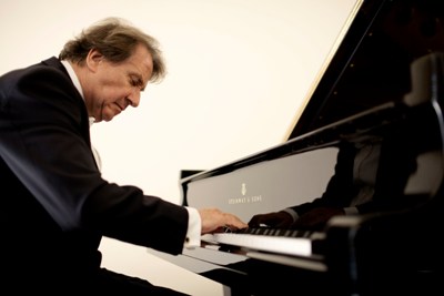 Pianist Rudolf Buchbinder (Marco Borggreve)