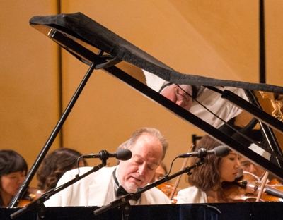 Garrick Ohlsson at the keyboard for Mozart's Piano Concerto in A, K. 488 during the Ravinia Festival, July 22, 2015. (Patrick Gipson)