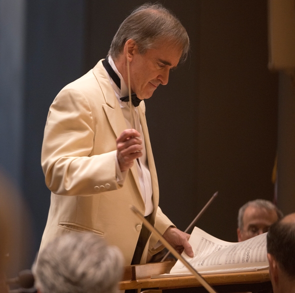 As part of his farewell Ravinia Festival season, James Conlon revisited his 1977 Mozart and Mahler debut concert at the Ravinia Festival on July 22. (Patrick Gipson)