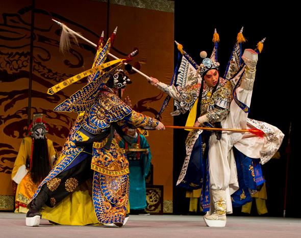 The Shanghai Peking Opera will bring its color version of 'Hamlet' to Chicago.