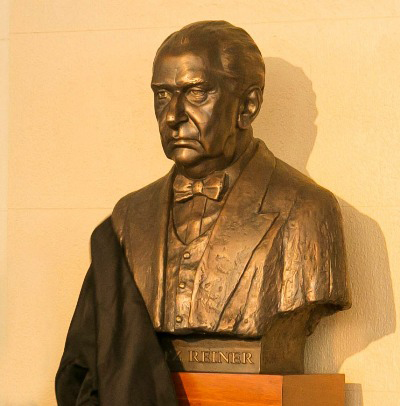 The Reiner bust by Gerő is in the Symphony Center foyer. (Todd Rosenberg)