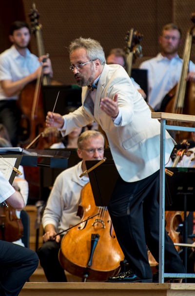 Carlos Kalmar conducted the Grant Park Festival Orchestra. (Norman Timonera))