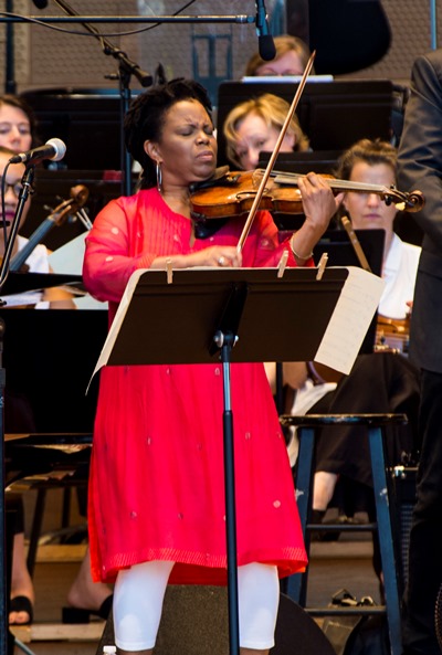 Jazz violinist Regina Carter performed with the orchestra and her quartet. (Norman Timonera)