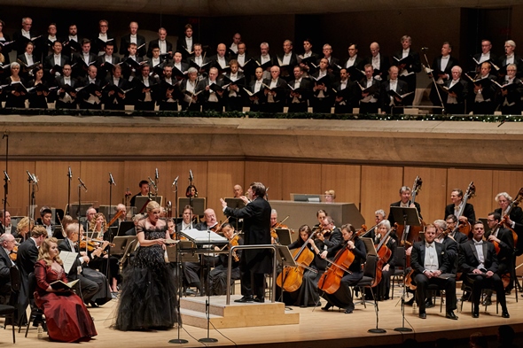 Andrew Davis conducted his new 'Messiah' concert edition in 2015 with the Toronto Symphony and Mendelssohn Choir. 