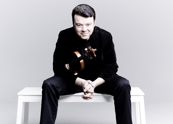 Soloist Vadim Gluzman blended virtuosity and lyricism in Prokofiev's Violin Concerto No. 1. (Marco Borggreve)
