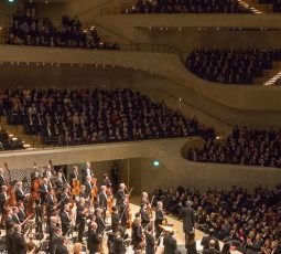 1/15/17 8:39:07 PM -- The Chicago Symphony Orchestra, Riccardo Muti Music Director

2017 European Tour 

Bows after Don Juan, Op. 20

© Todd Rosenberg Photography 2017