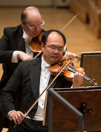 Concertmaster Robert Chen offered eloquent solos in the Strauss suite. (Todd Rosenberg)