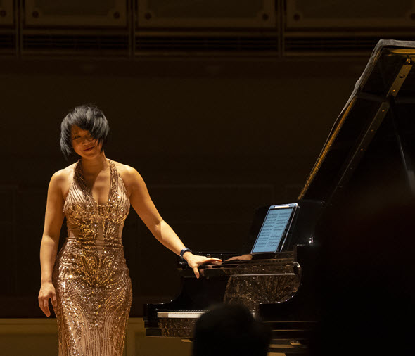 Pianist Yuja Wang delivers an electric recital, then makes it a party ...
